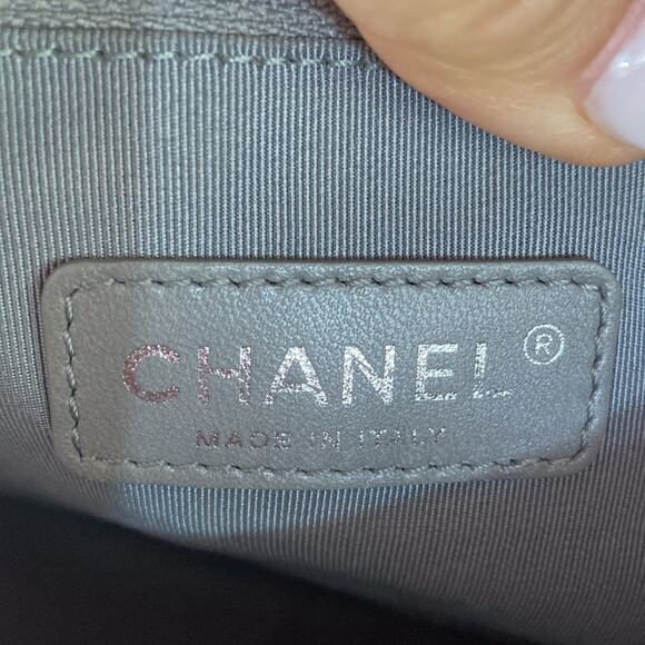 Authentic Chanel Red Medium Riviera Flap Quilted Leather Handbag - Picture 17 of 17